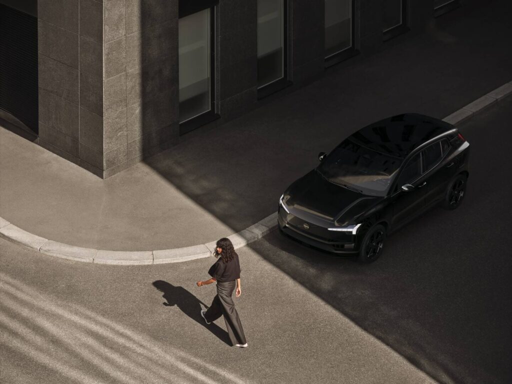 Volvo EX30 Black Edition