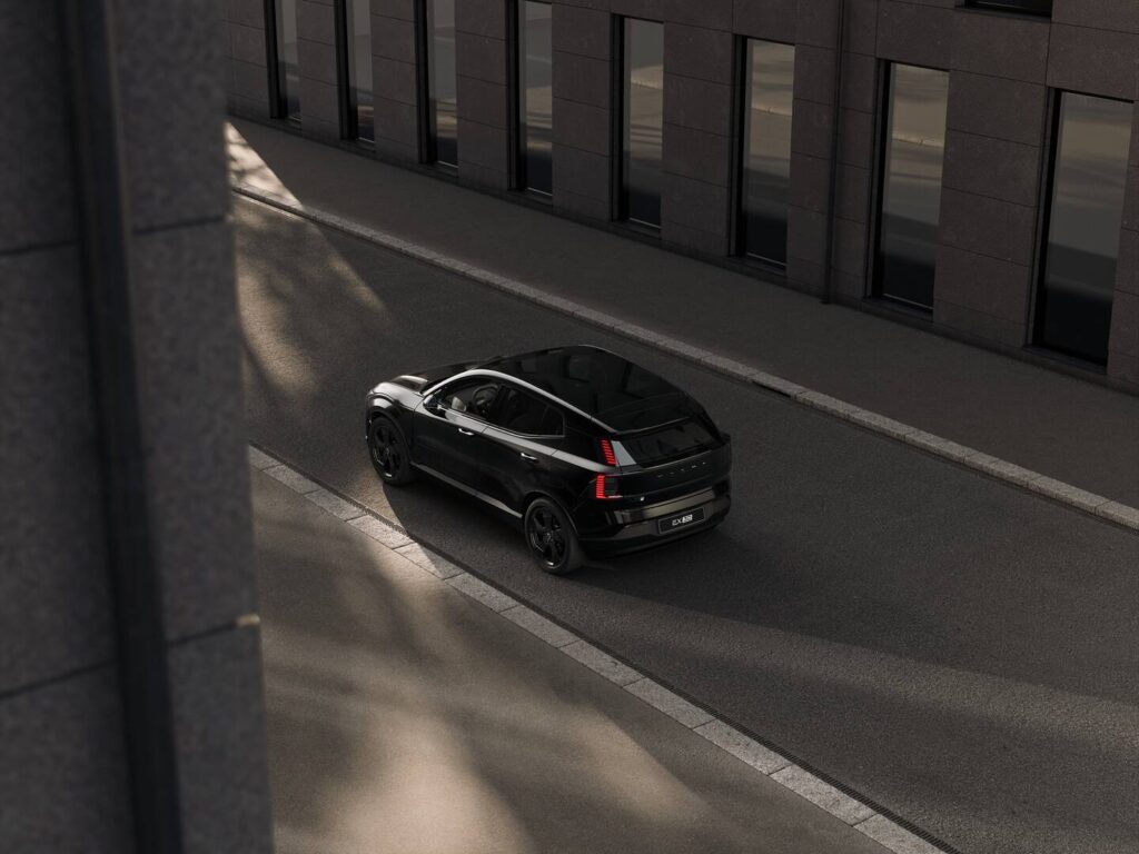 Volvo EX30 Black Edition