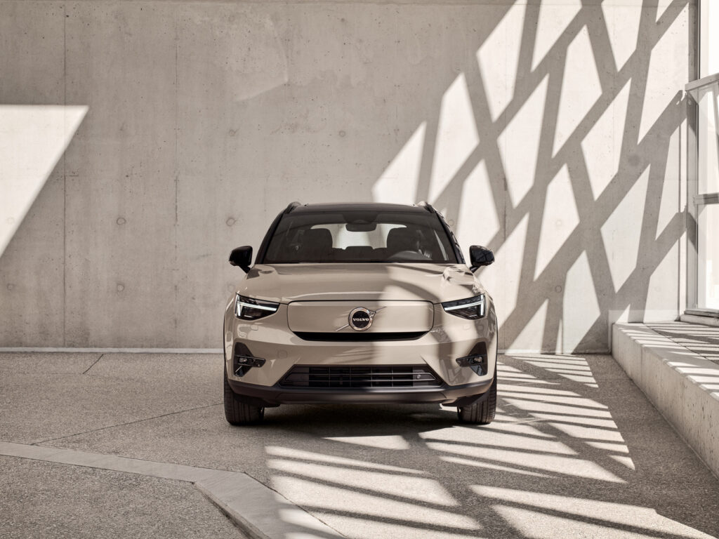 Volvo EX40