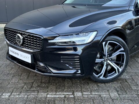 Volvo V60 2.0 T8 Plug-in hybrid AWD Plus Dark