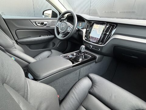 Volvo V60 2.0 T8 Plug-in hybrid AWD Plus Dark
