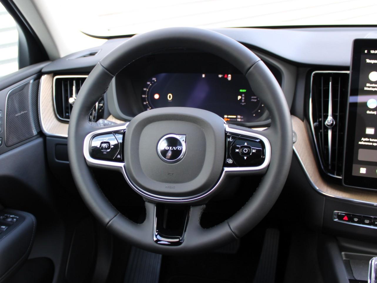 Volvo XC60 - Foto 22