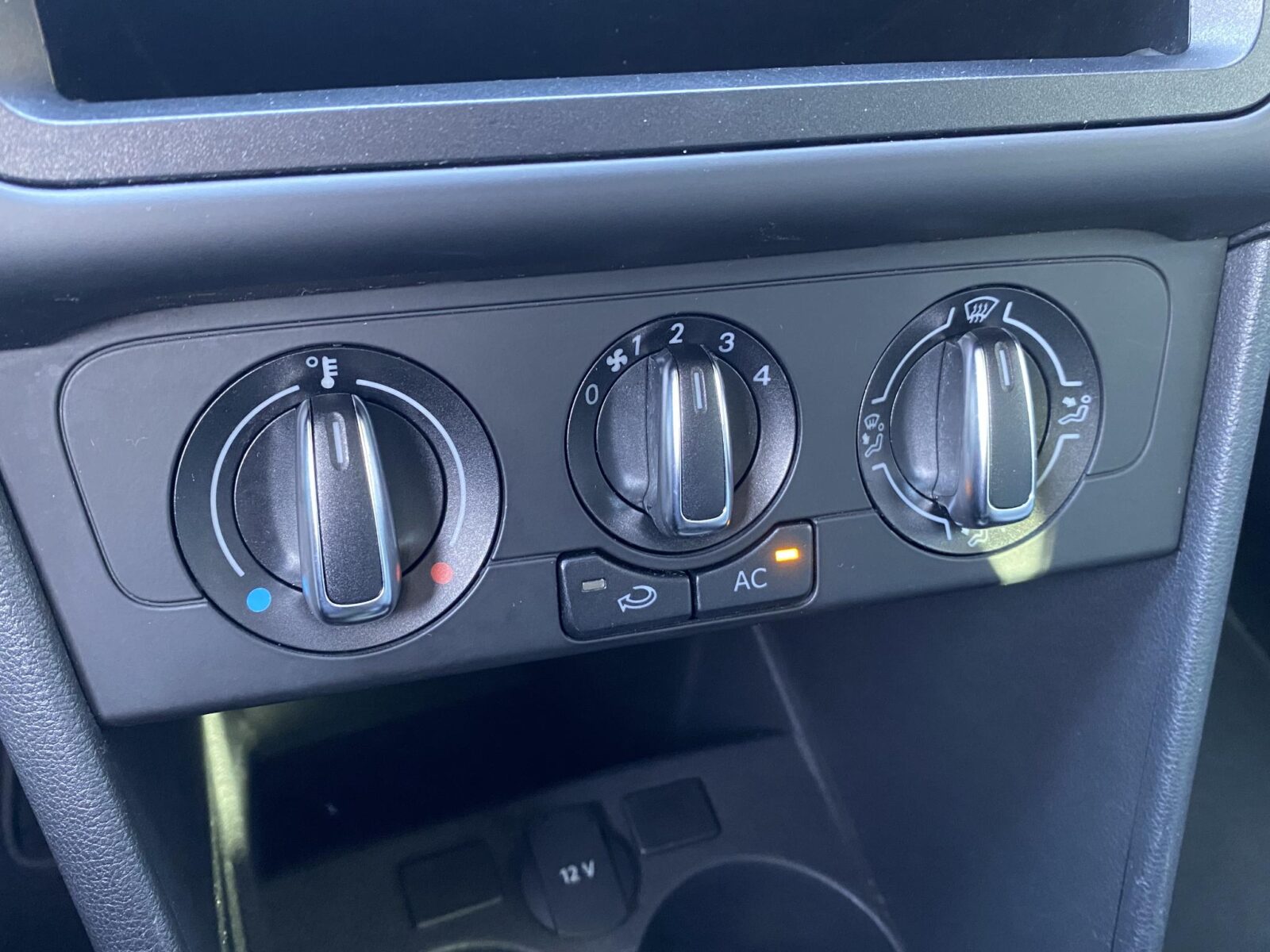 Volkswagen Polo - Foto 21