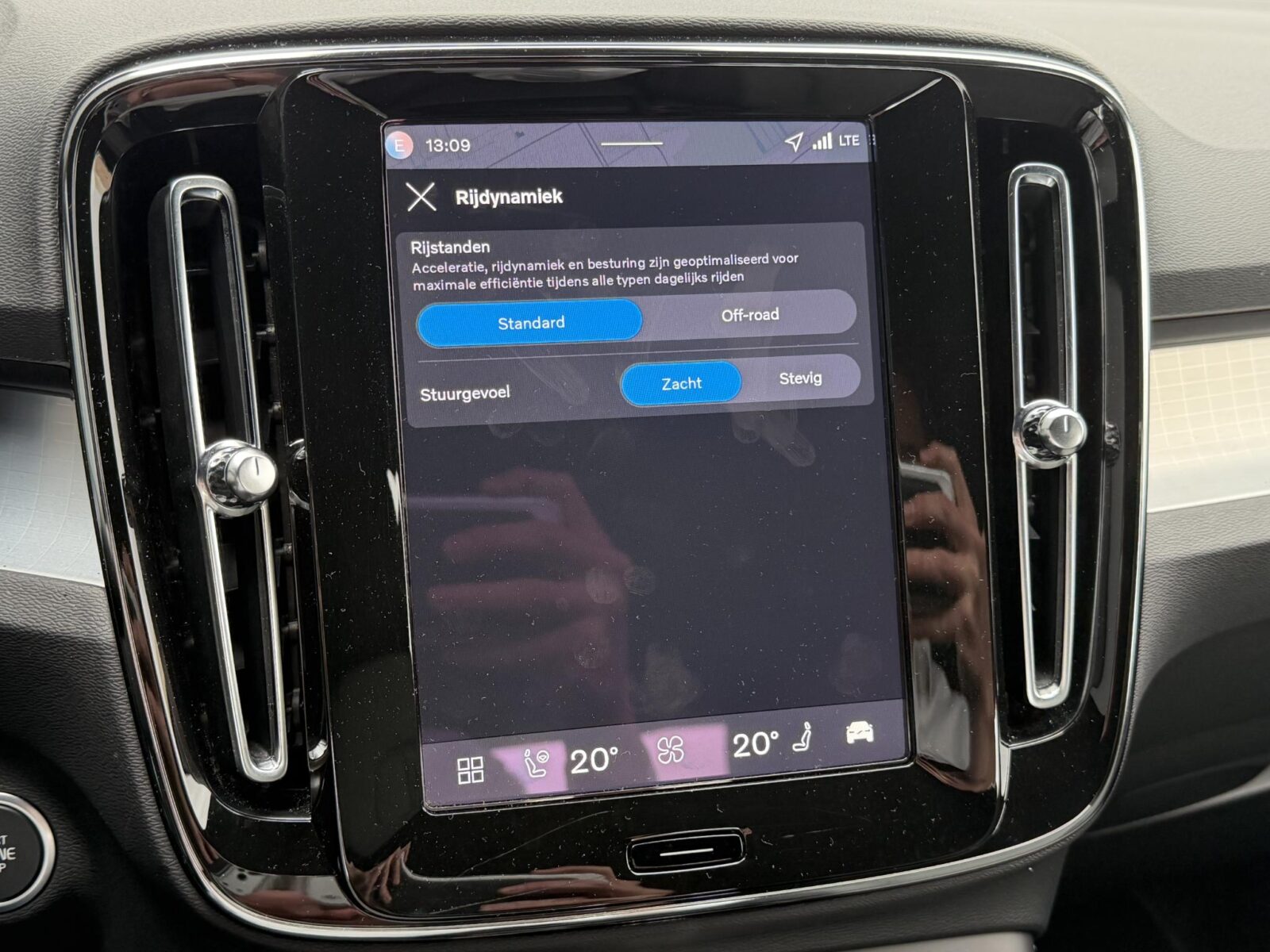 Volvo XC40 - Foto 11