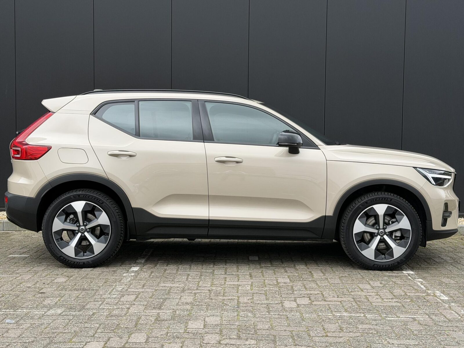 Volvo XC40 - Foto 3