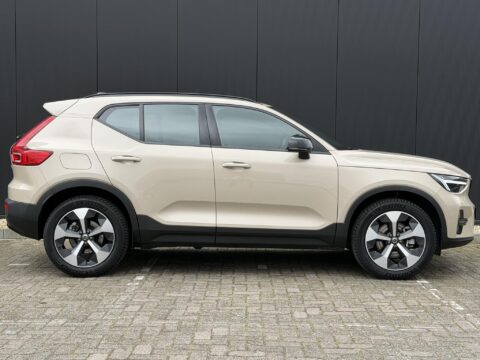Volvo XC40 2.0 B4 Plus Dark