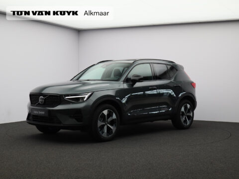Volvo XC40 2.0 B4 Plus Dark