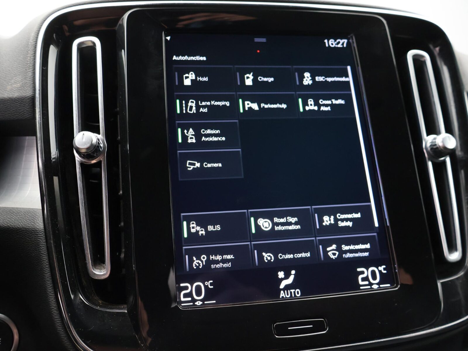 Volvo XC40 - Foto 15