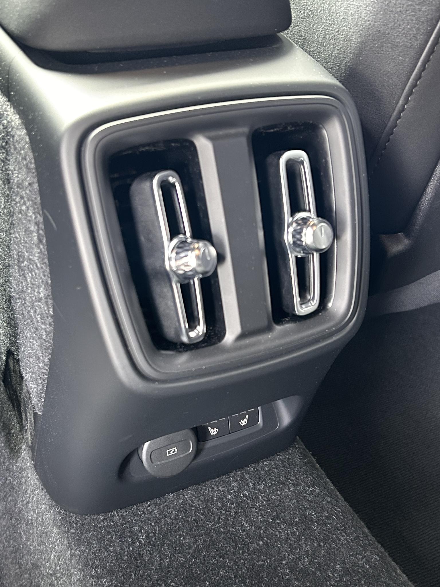 Volvo EX40 - Foto 13
