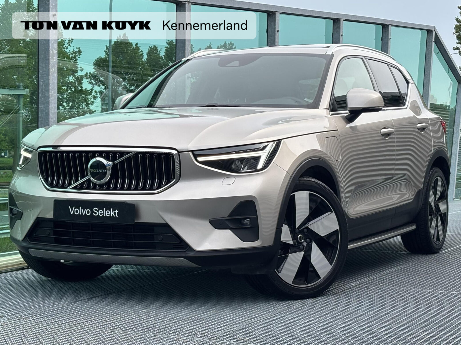 Volvo XC40 - Foto 1