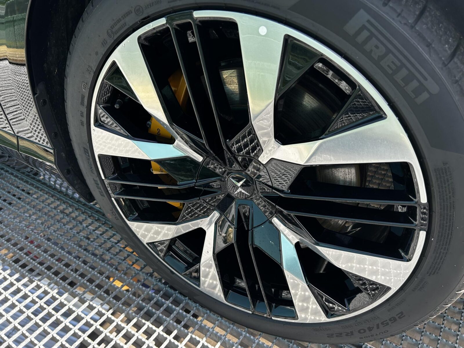 Polestar 4 - Foto 36