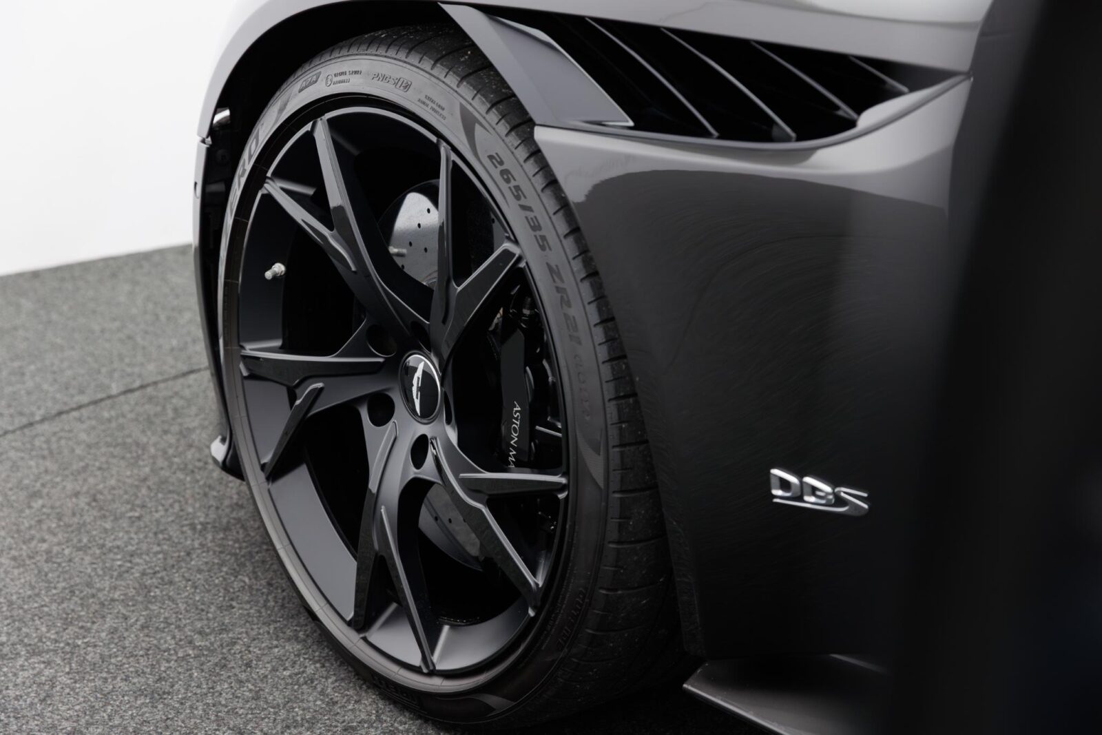 Aston Martin DBS - Foto 10