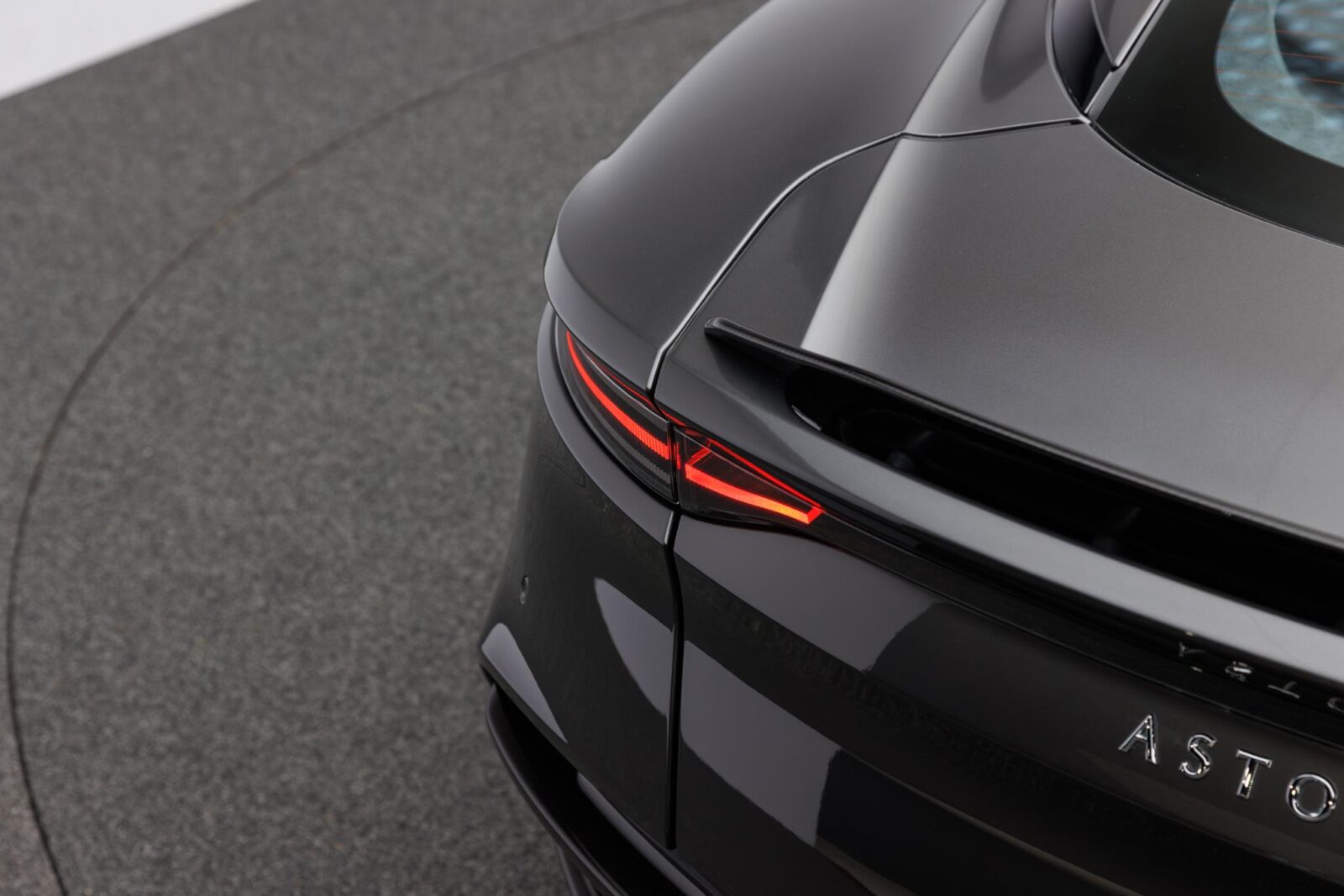 Aston Martin DBS - Foto 28