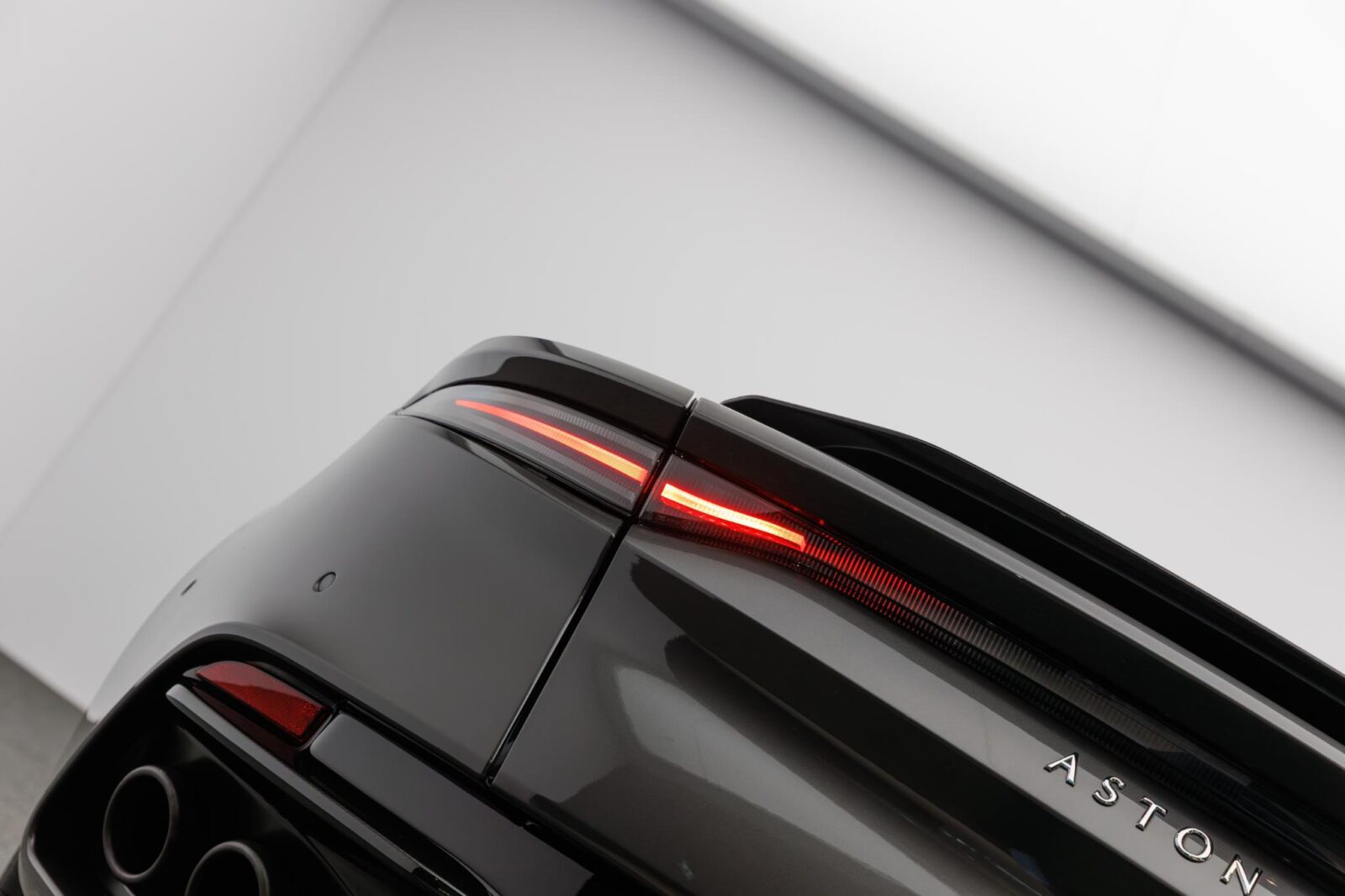 Aston Martin DBS - Foto 29