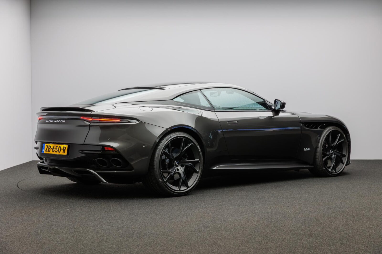 Aston Martin DBS - Foto 31