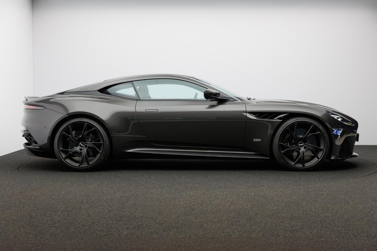 Aston Martin DBS - Foto 34