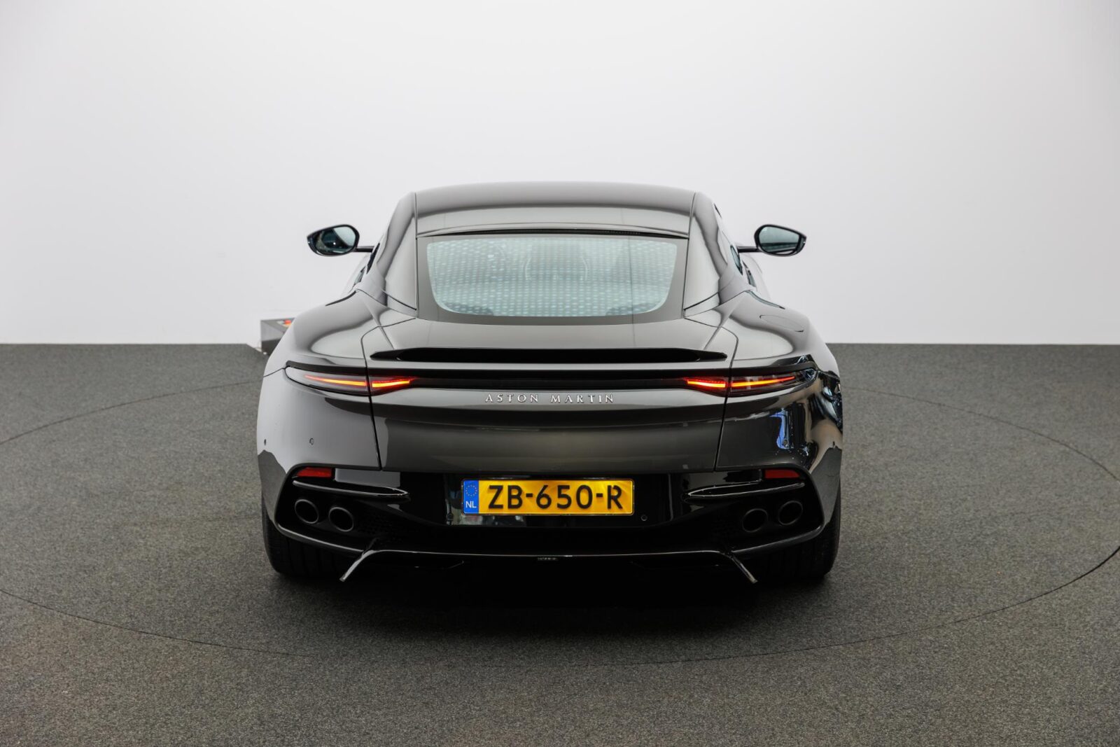 Aston Martin DBS - Foto 40