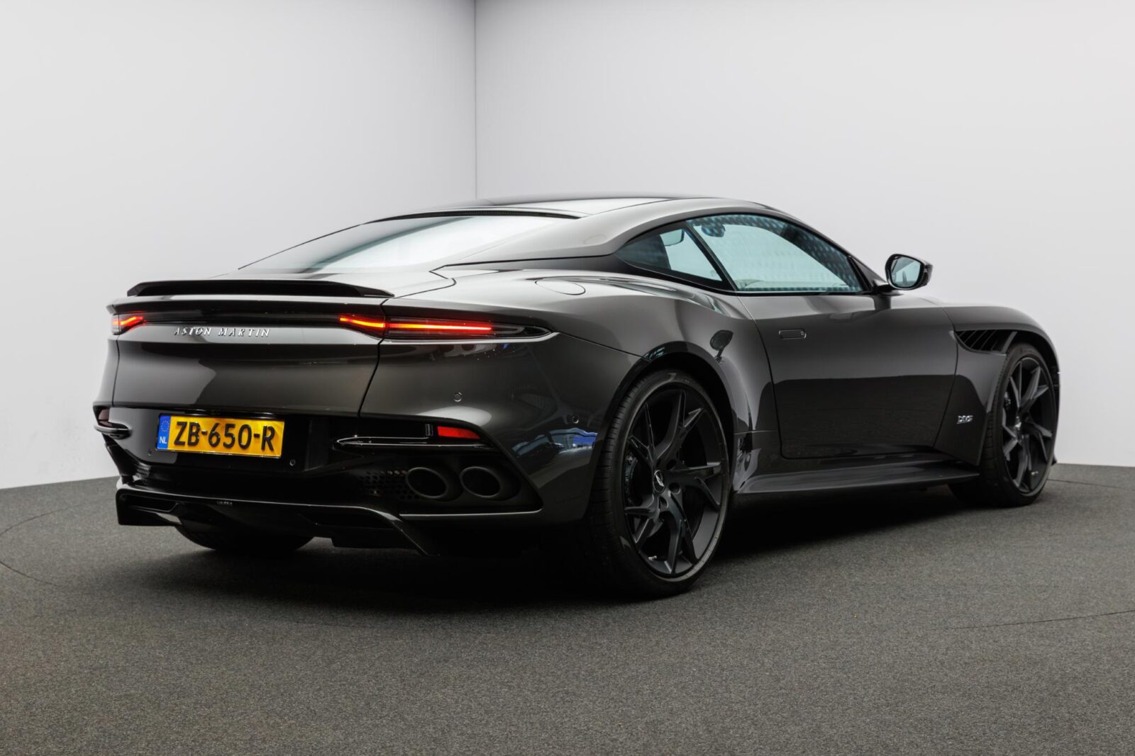 Aston Martin DBS - Foto 42