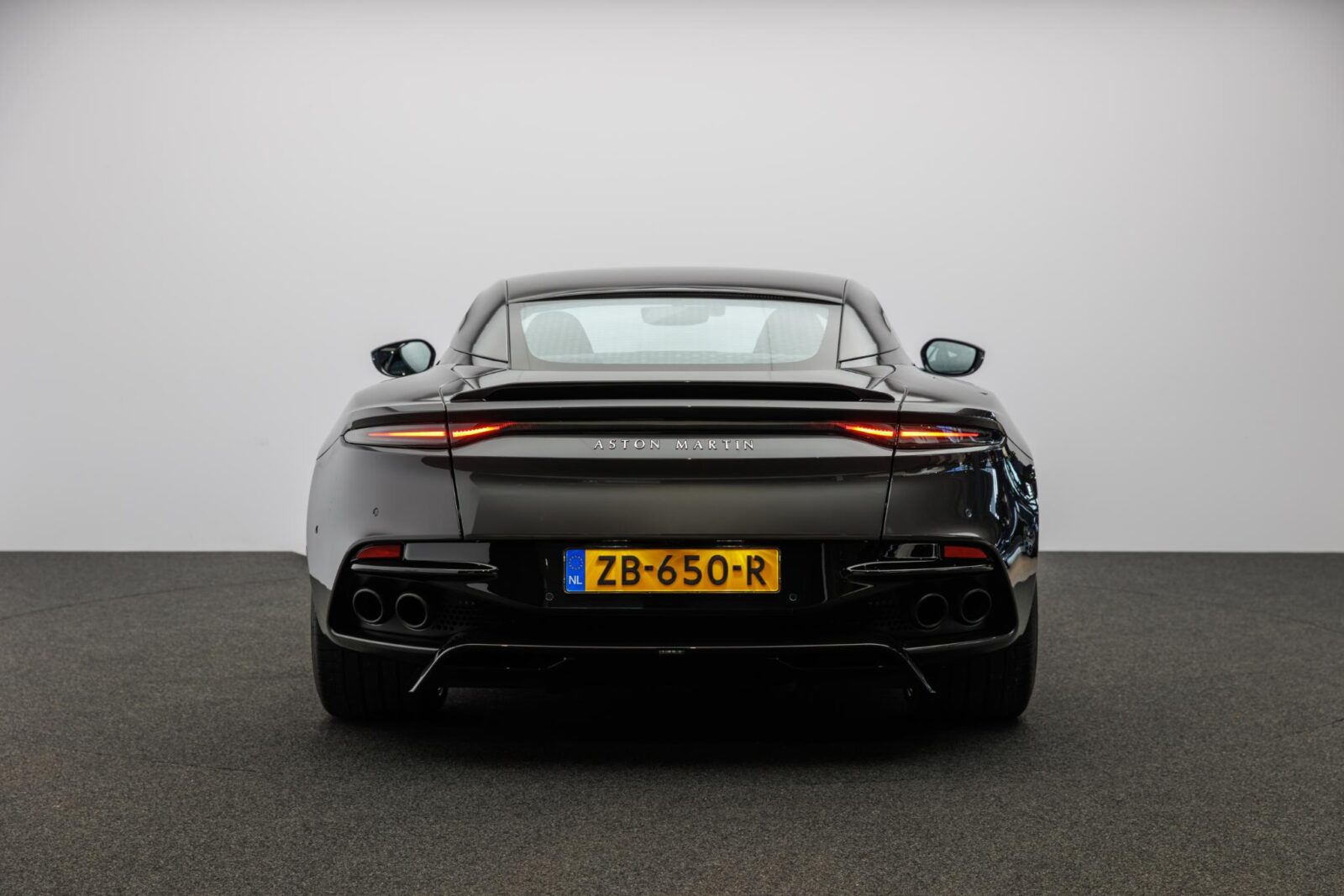 Aston Martin DBS - Foto 43