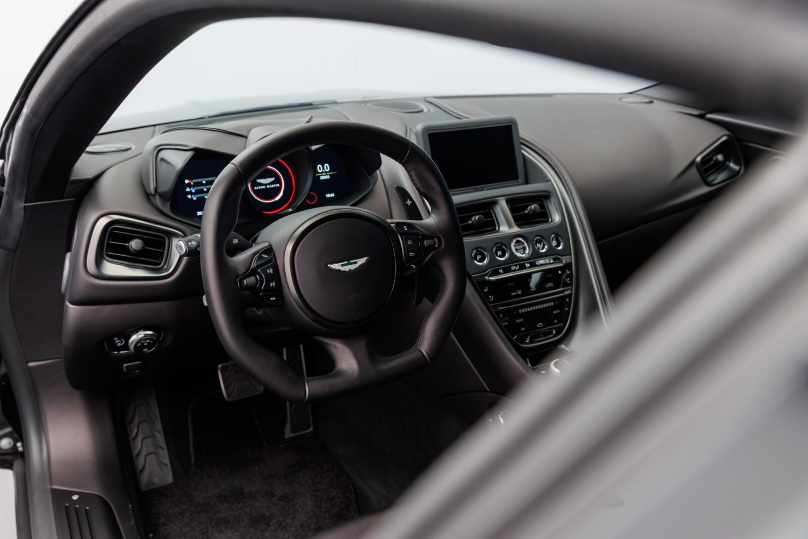 Aston Martin DBS - Foto 9