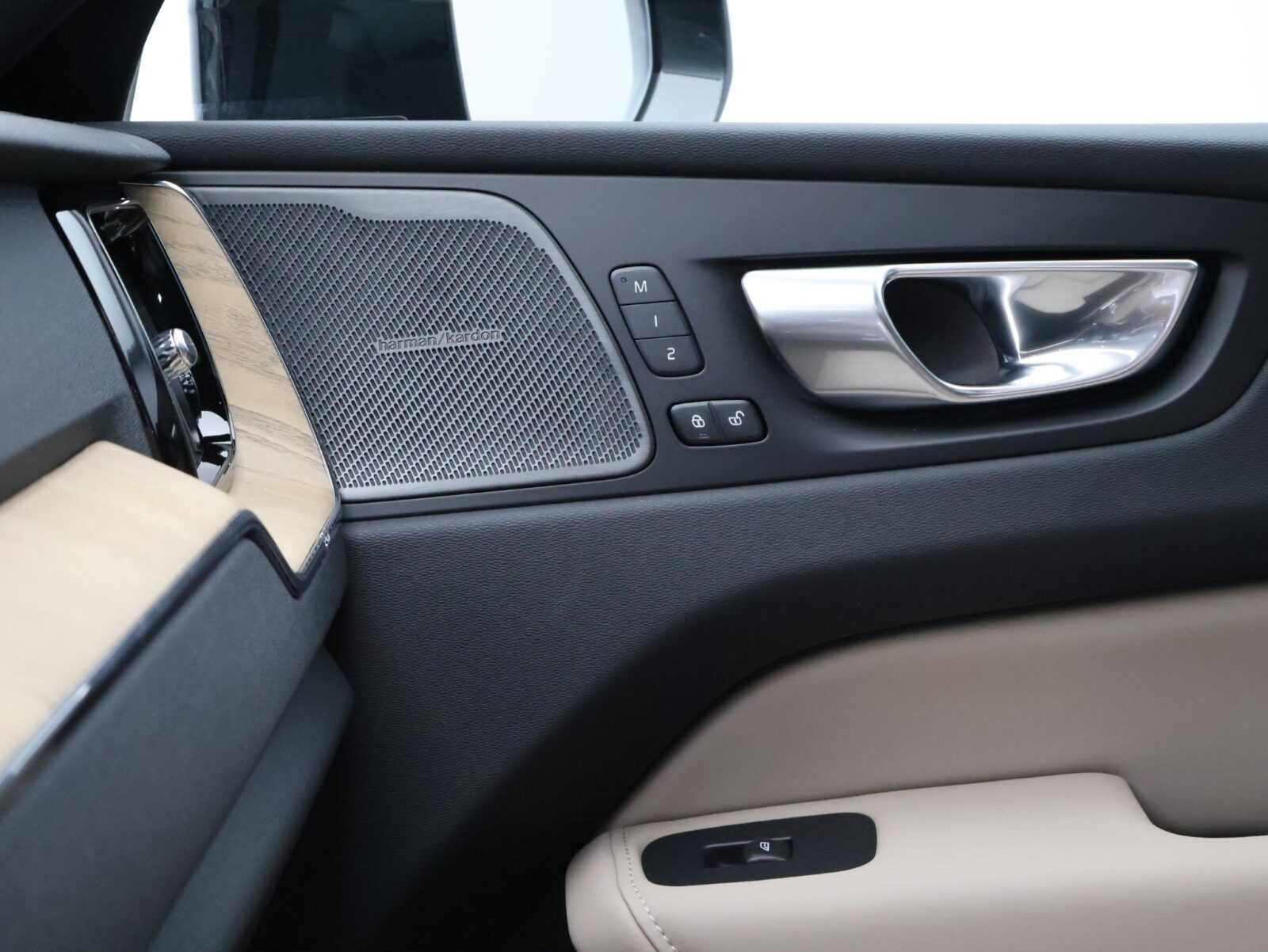 Volvo XC60 - Foto 21