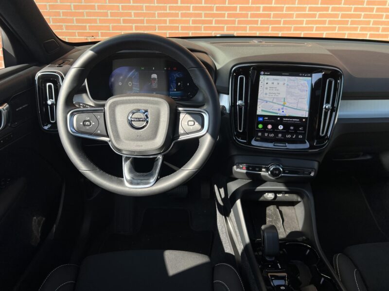 Volvo XC40 - Foto 2