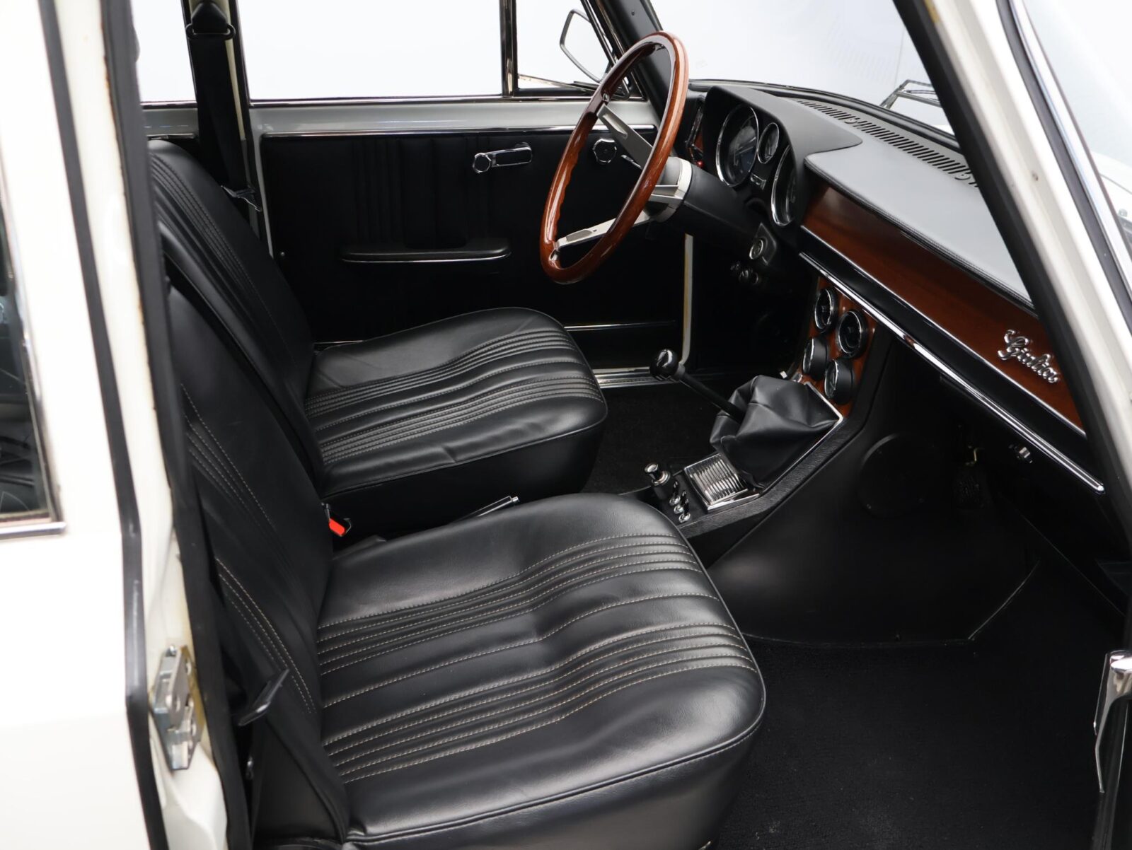 Alfa Romeo Giulia - Foto 12