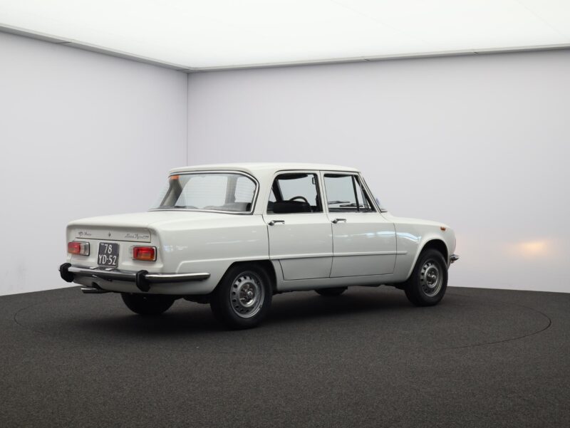 Alfa Romeo Giulia - Foto 2