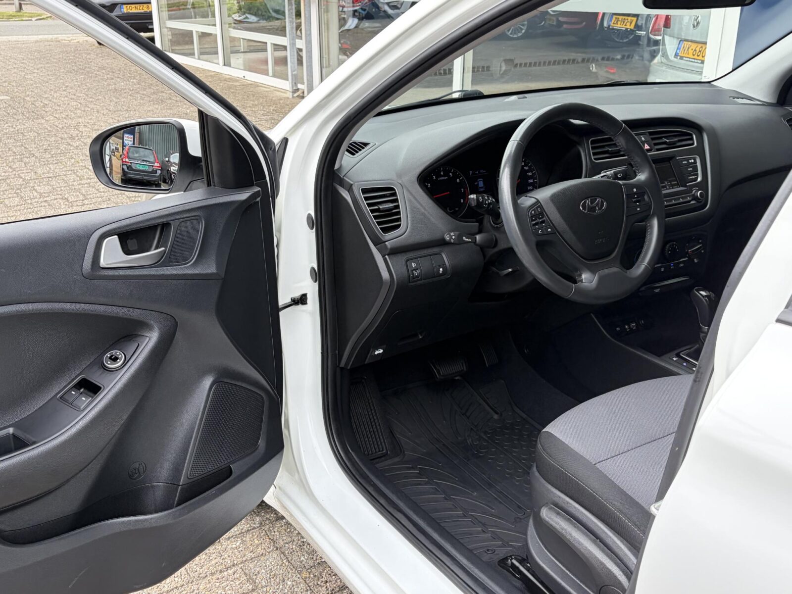 Hyundai i20 - Foto 10