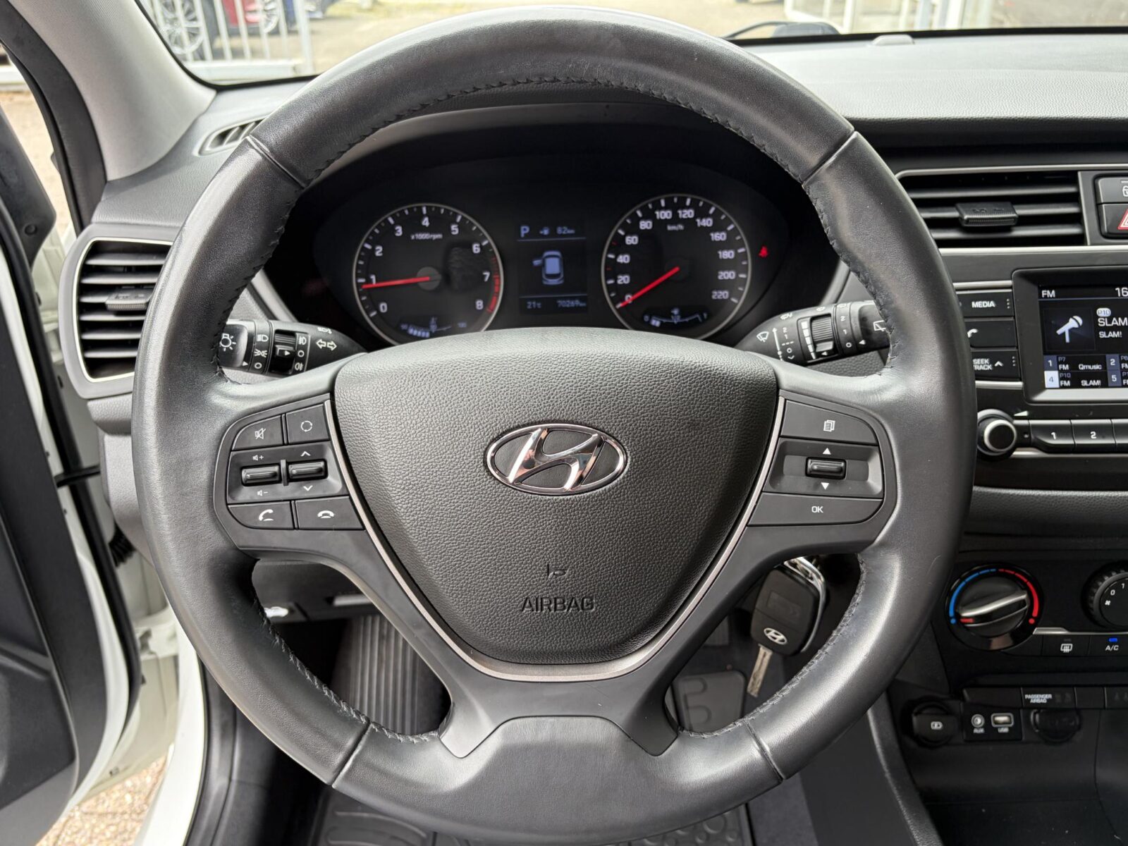 Hyundai i20 - Foto 17