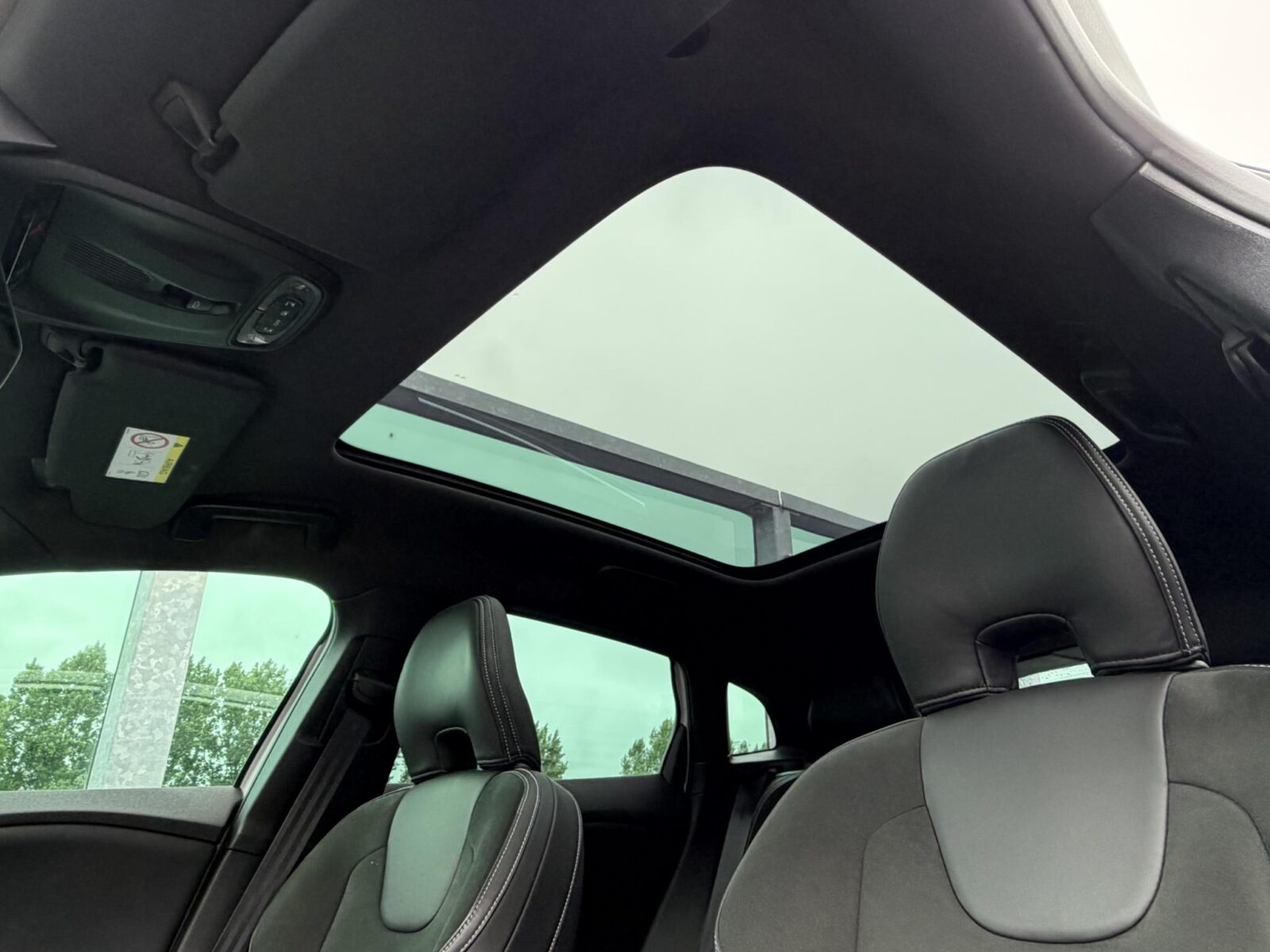 Volvo V40 - Foto 17