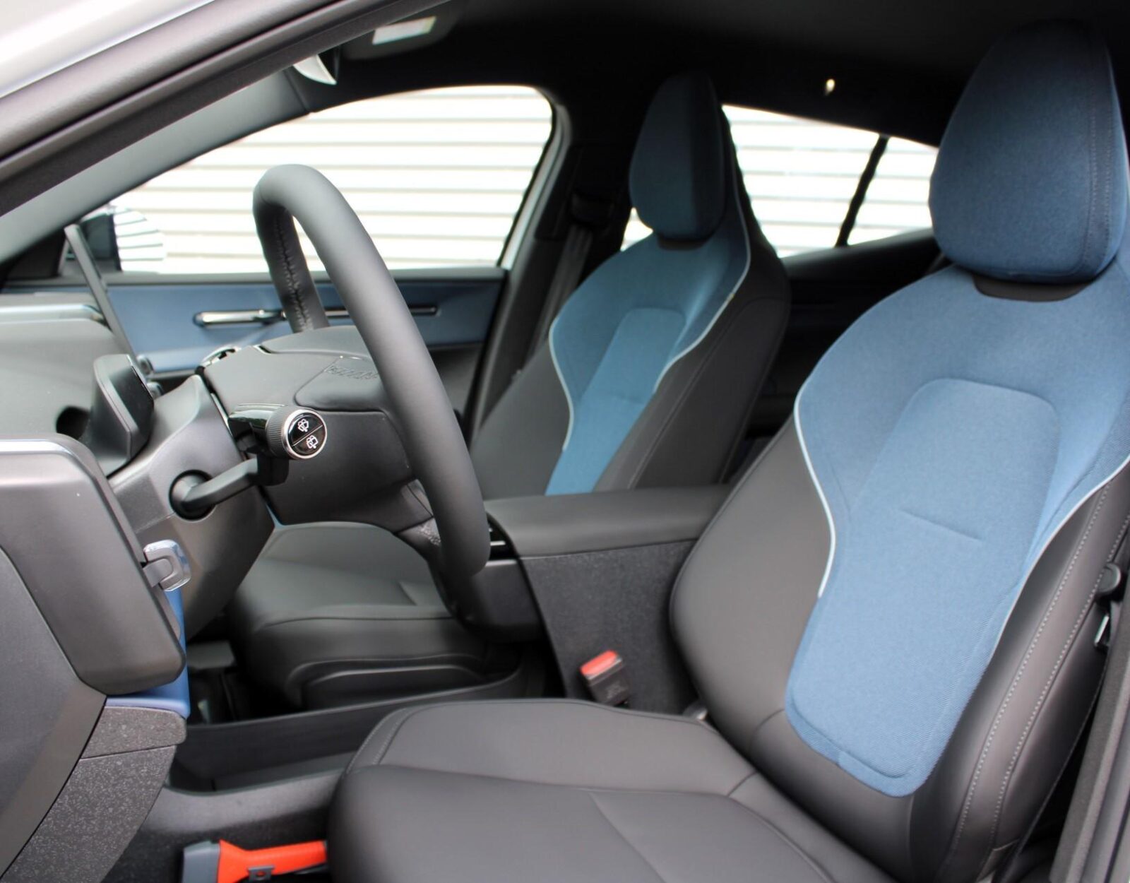 Volvo EX30 - Foto 12
