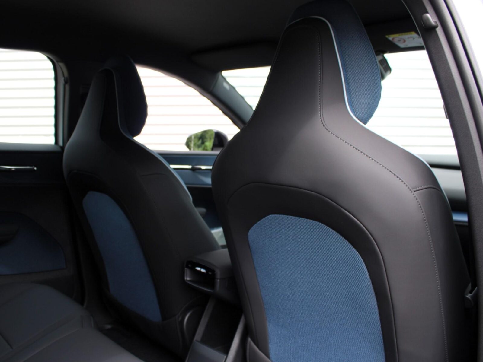 Volvo EX30 - Foto 16