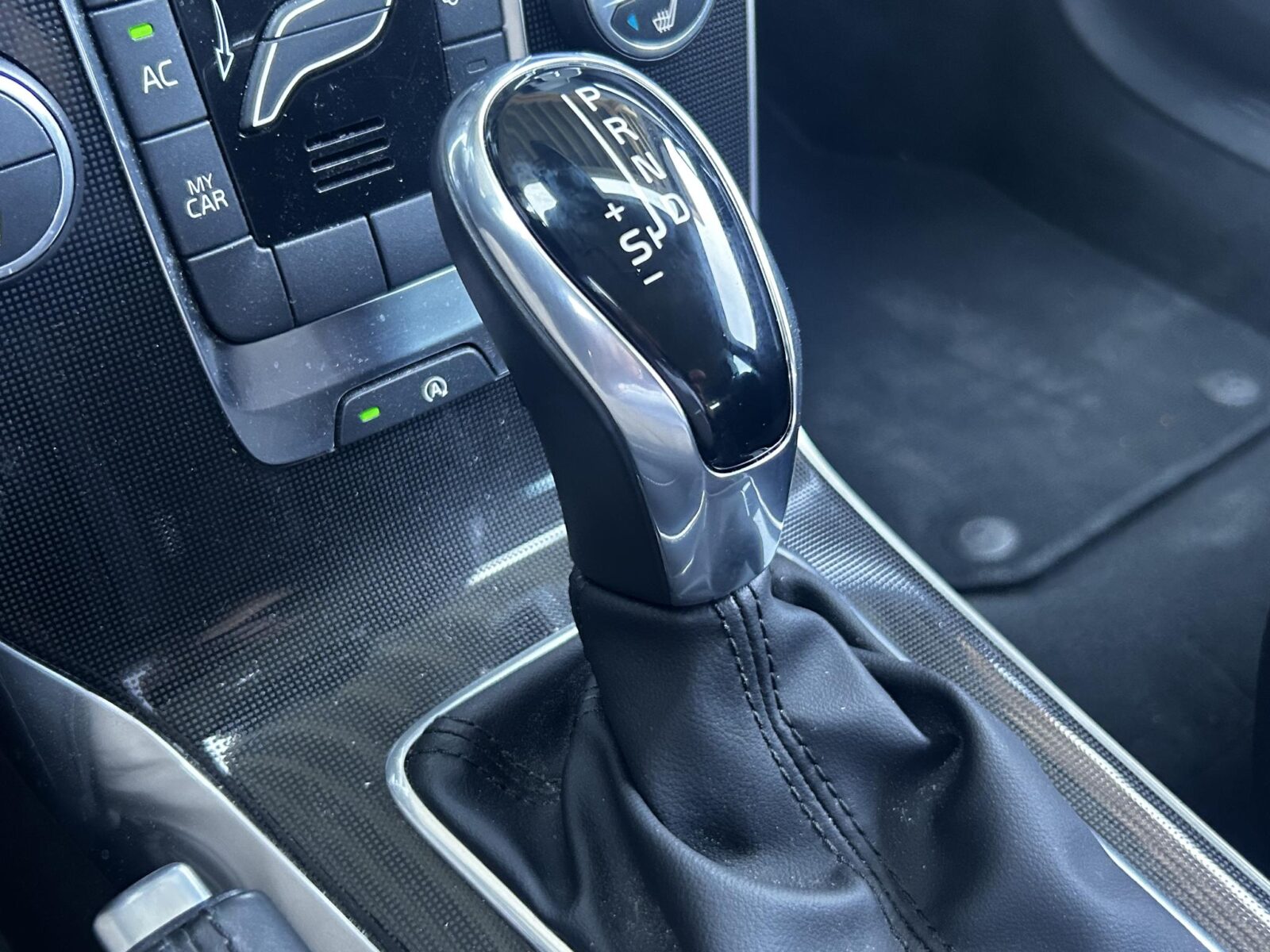 Volvo V40 - Foto 15