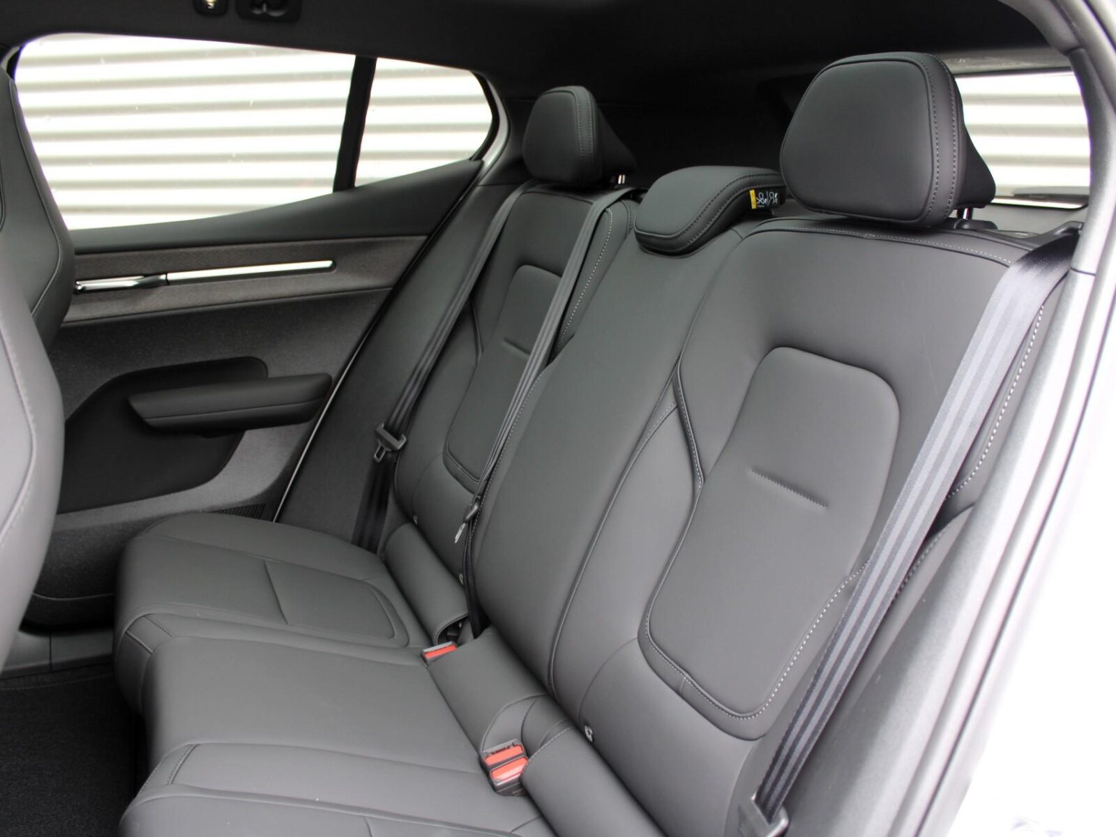 Volvo EX30 - Foto 13