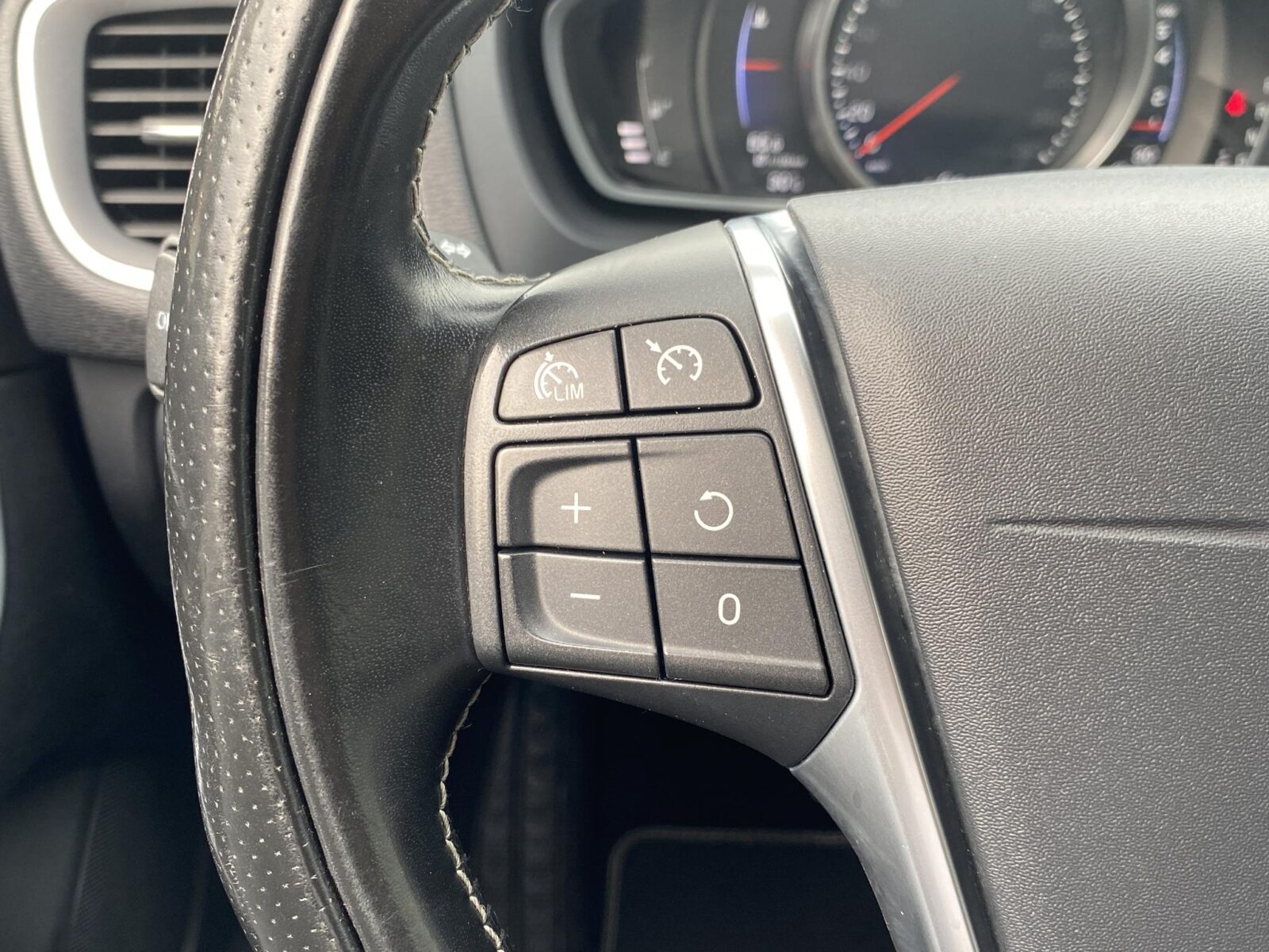 Volvo V40 - Foto 20