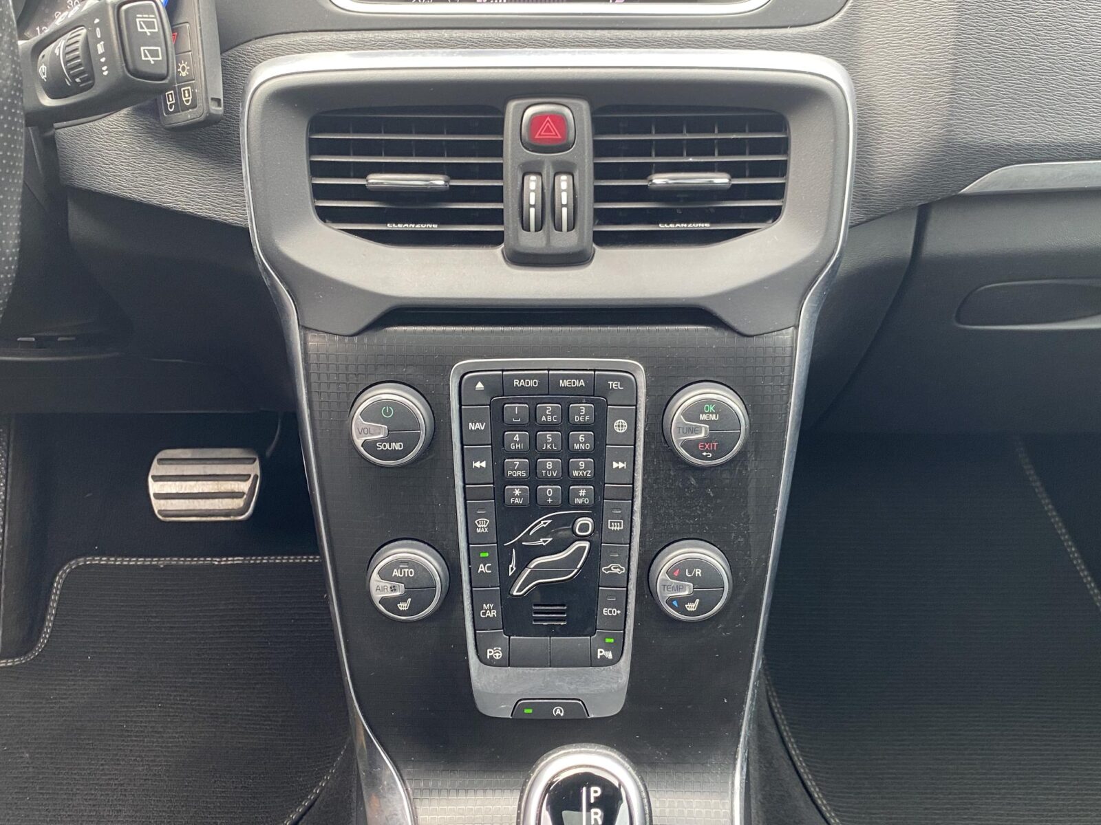 Volvo V40 - Foto 29