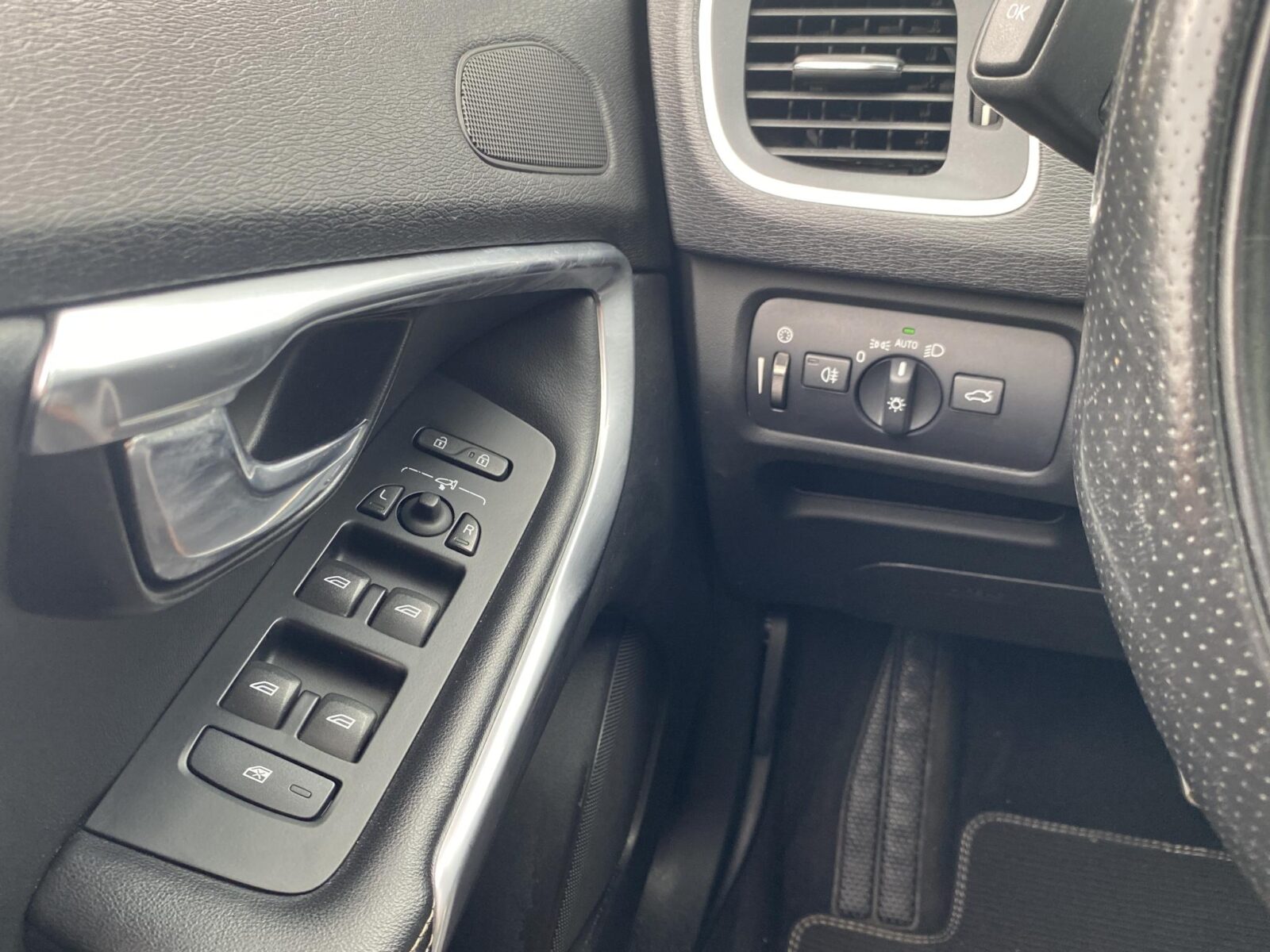 Volvo V40 - Foto 31