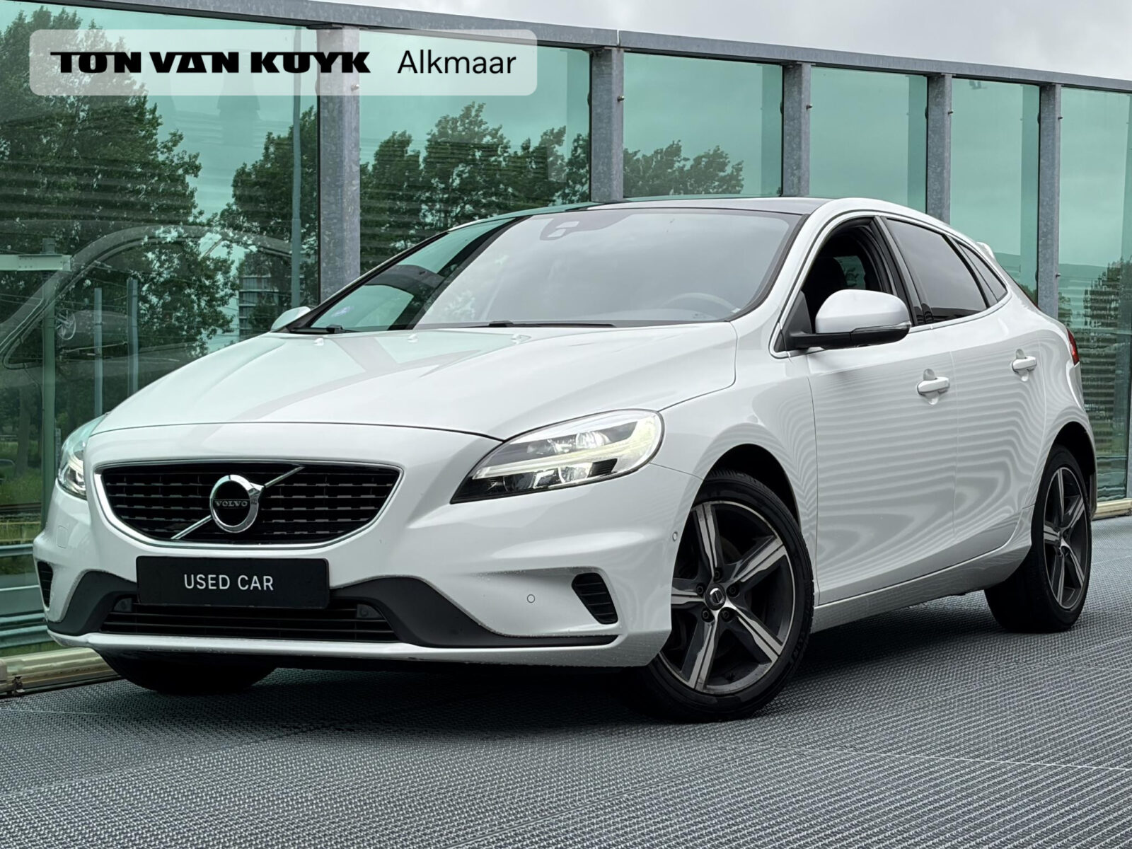 Volvo V40 - Foto 1