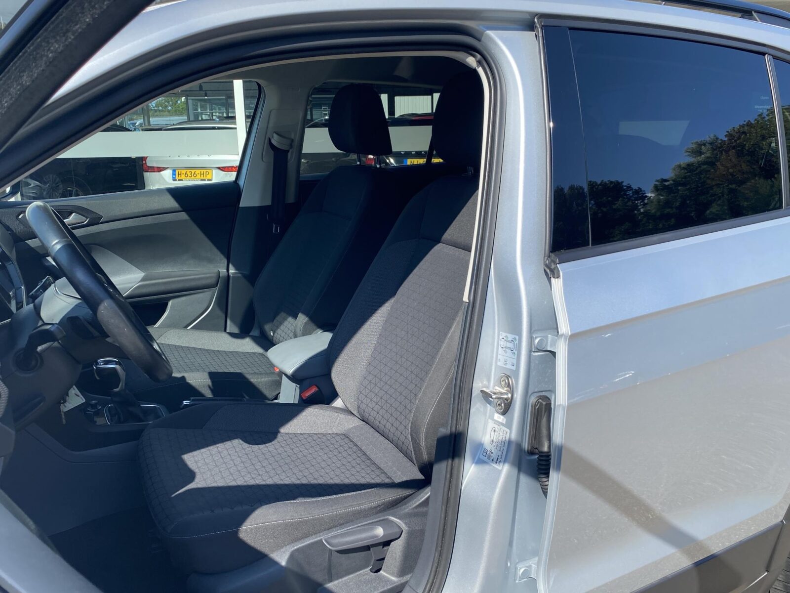 Volkswagen T-Cross - Foto 12