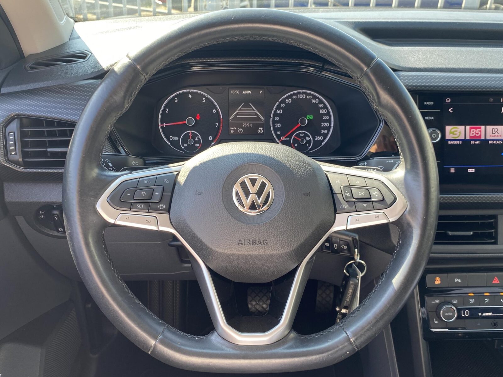 Volkswagen T-Cross - Foto 19