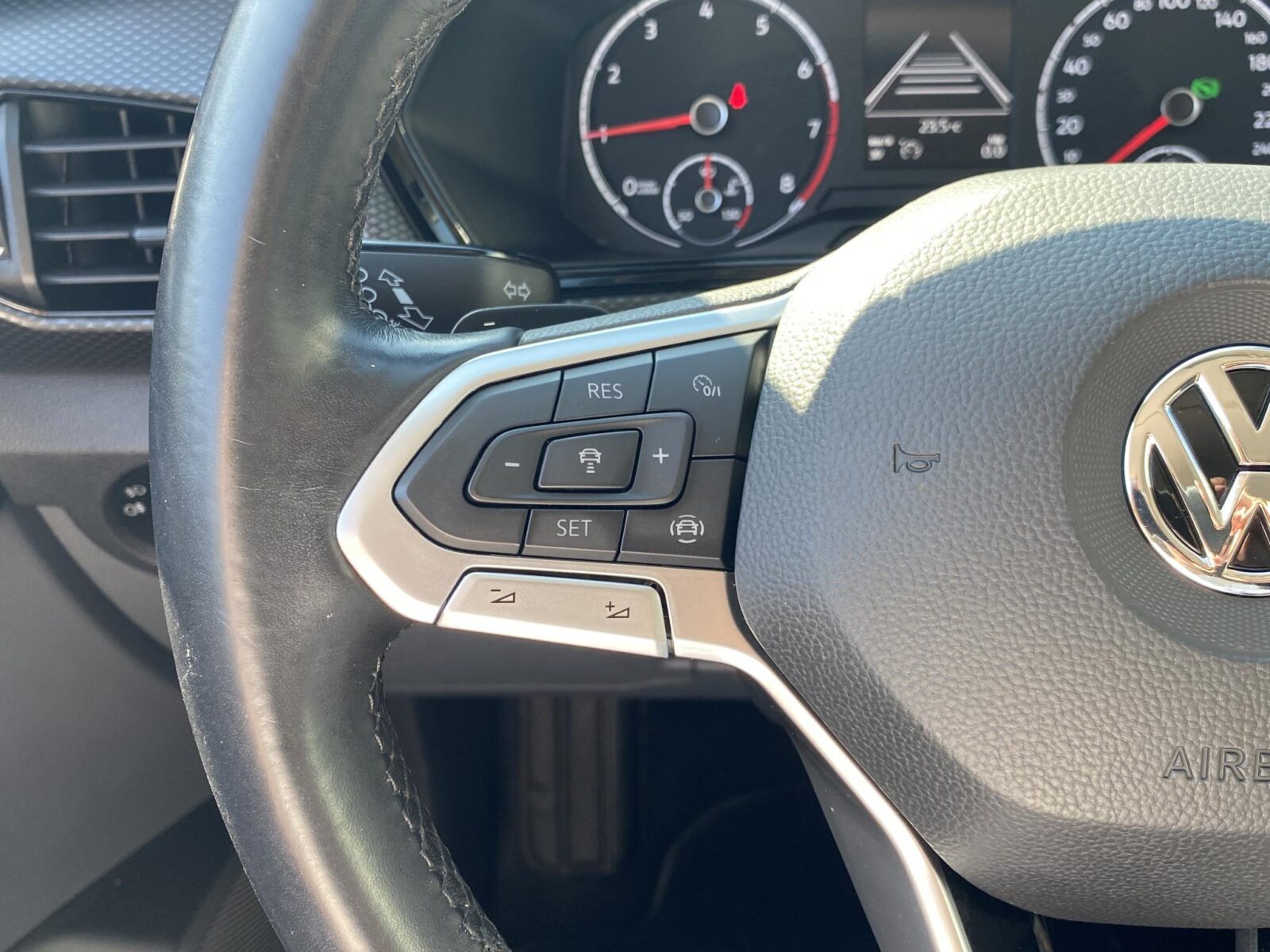 Volkswagen T-Cross - Foto 20