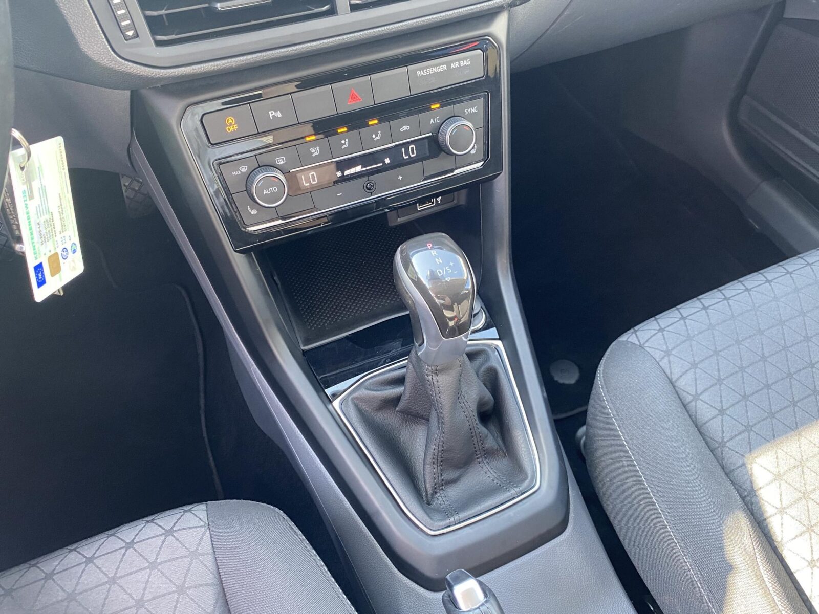 Volkswagen T-Cross - Foto 28
