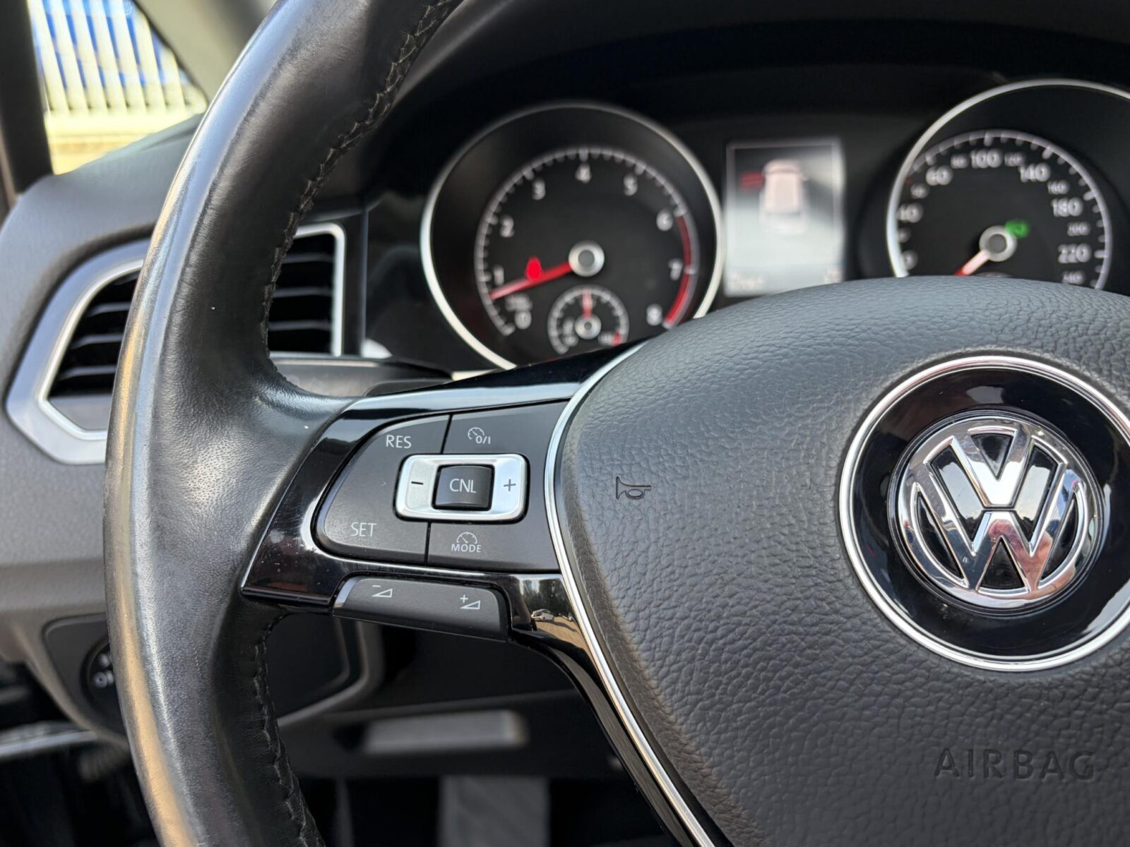 Volkswagen Golf Sportsvan - Foto 21
