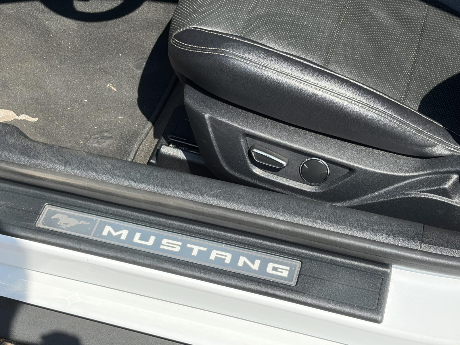 Ford Mustang - Foto 12