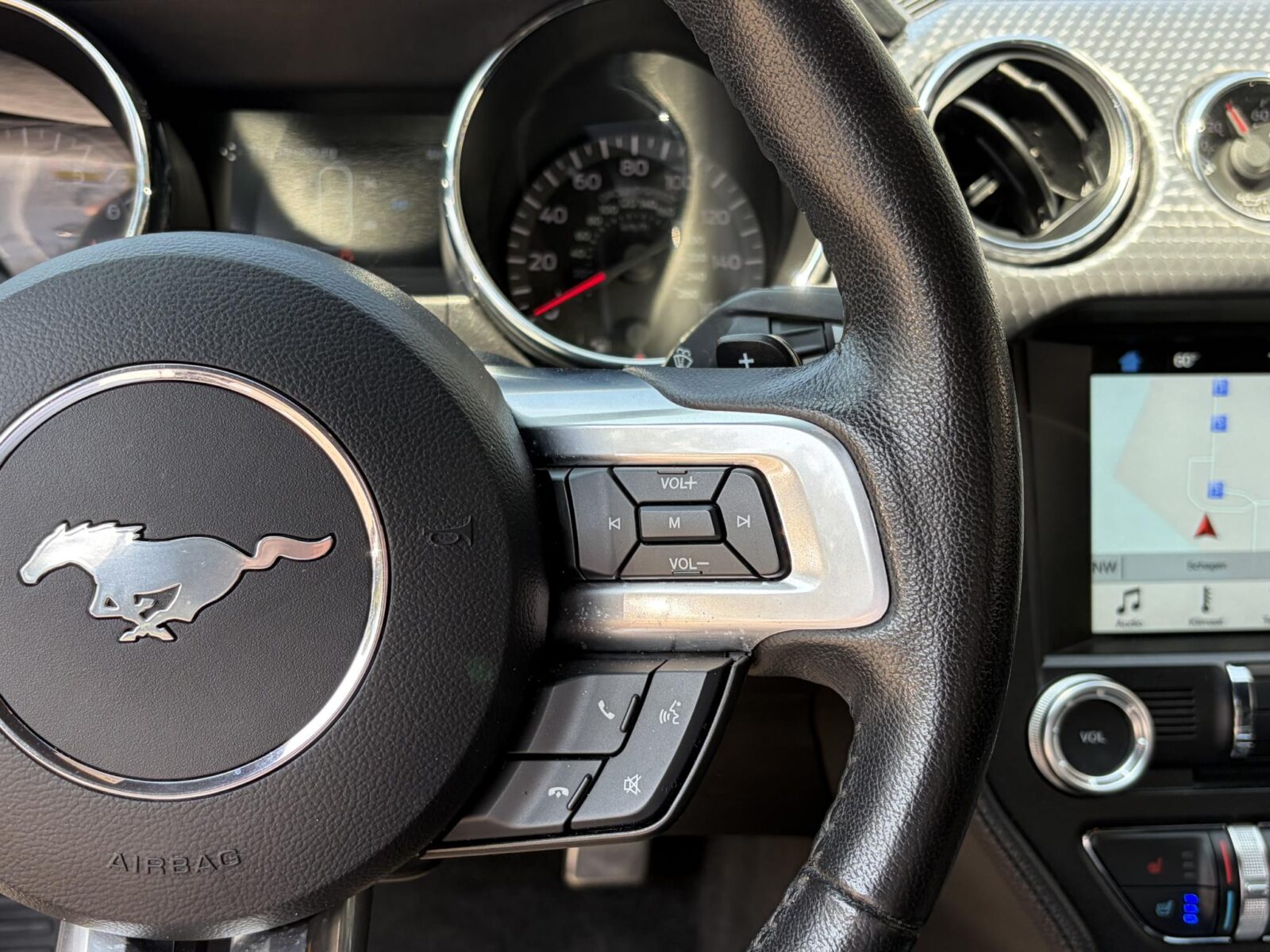 Ford Mustang - Foto 21
