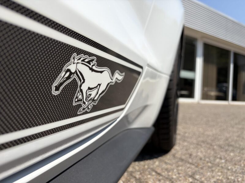 Ford Mustang - Foto 3
