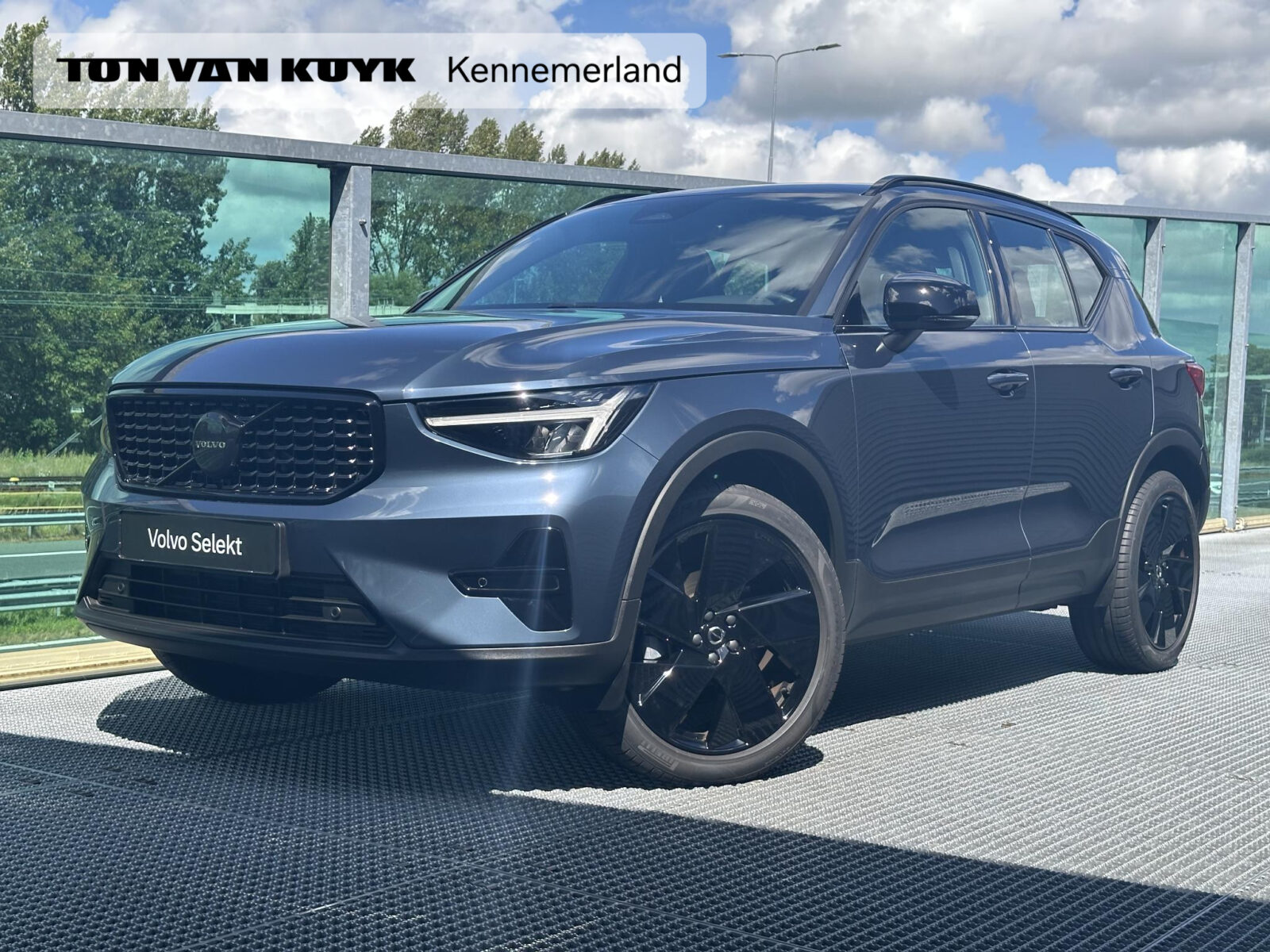 Volvo XC40 - Foto 1
