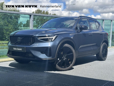 Volvo XC40 2.0 B4 Plus Black Edition