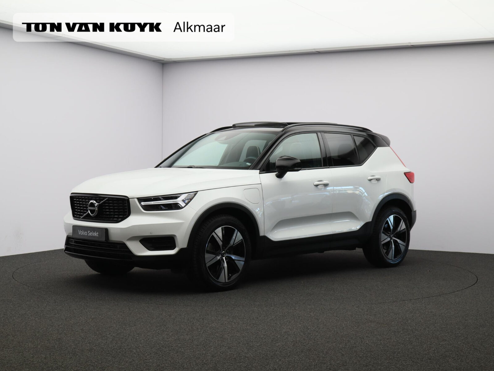 Volvo XC40 - Foto 1